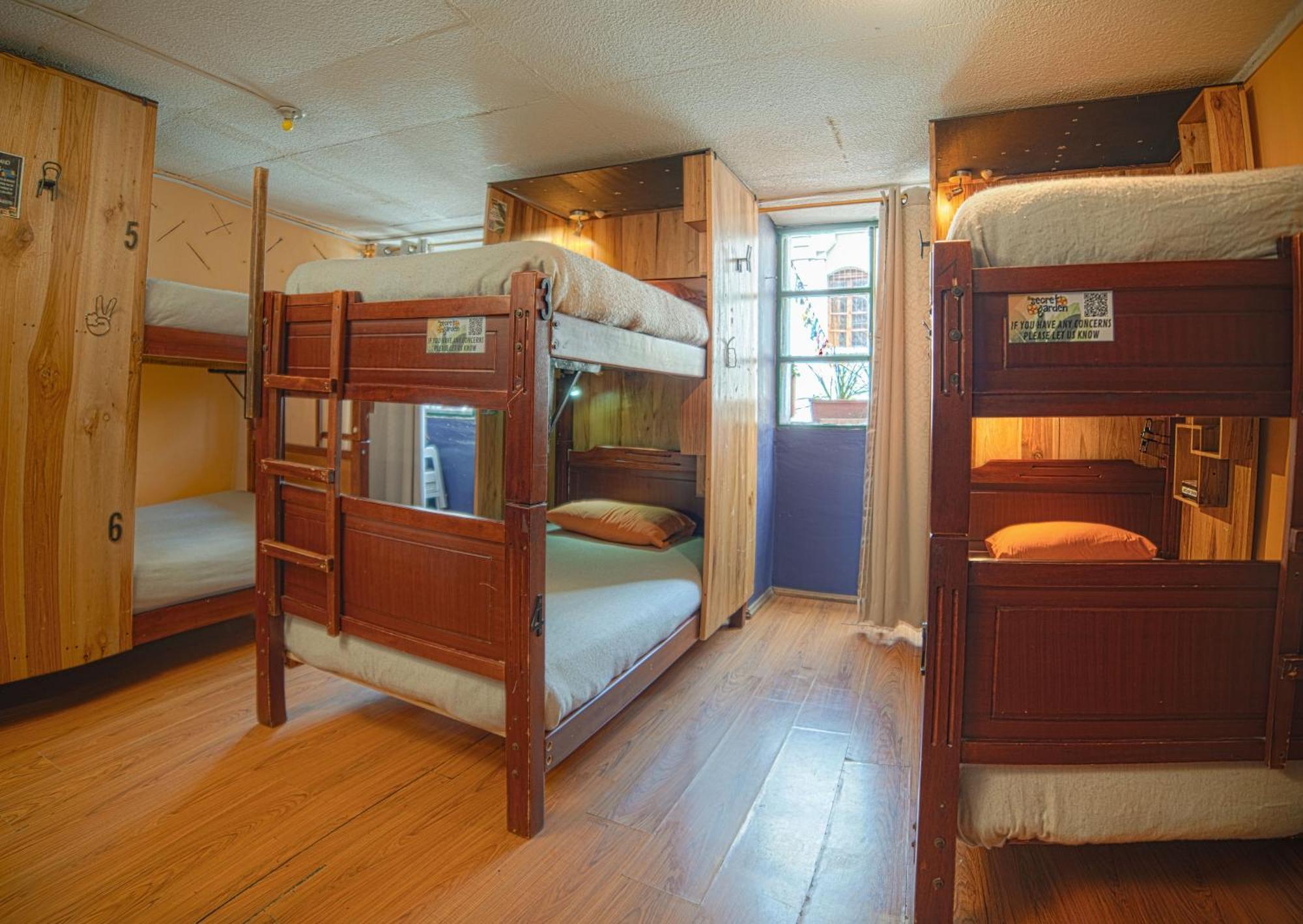 The Secret Garden Hostel Кито Екстериор снимка